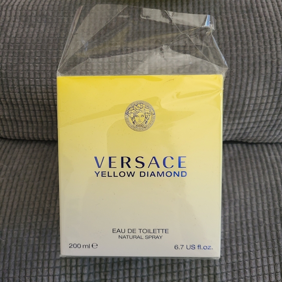 Versace Yellow Diamond EDT 6.7 oz. - Picture 2 of 6